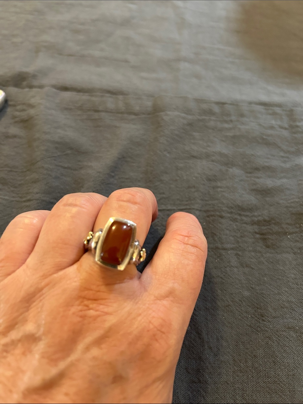 Gorgeous Ann King fleur de lis 925/18k carnelian ring sz 8 - Picture 6 of 7